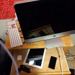iMac, iPad 4, iPhone S5, IWatch 3, and Airpods